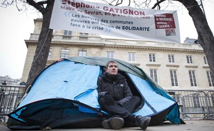 Stéphane Gatignon, maire EELV de Sevran, le 12 novembre 2012 devant l'Assemblée Nationale à Paris.