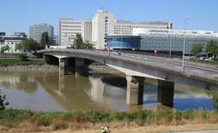 La Loire à Nantes, au niveau du pont Haudaudine, le 22 juillet 2019.