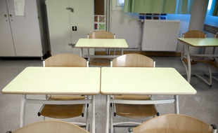 Une salle de classe dans un collège. (Illustration)