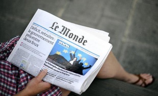 Le quotidien Le Monde, dans son éditorial de Une daté de mardi, juge que François Hollande "doit mettre fin aux fonctions" des deux ministres écologistes, Cécile Duflot et Pascal Canfin, au nom de la "cohérence de son action et du respect des électeurs", après la décision d'Europe Ecologie-Les Verts (EELV) de rejeter le traité budgétaire européen.