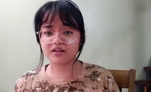 En avril, la Malaisienne Ain Husniza Saiful Nizam, s'est indgnée sur TikTok d'une blague d'un de ses professeurs sur le viol. La vidéo, devenue virale, a été le point de départ d'un mouvement contre le harcèlement des jeunes filles à l'école.