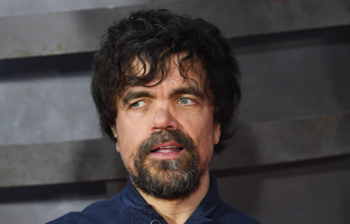 Disney Peter Dinklage fustige le film en prise de vues réelles « BlancheNeige et les sept nains