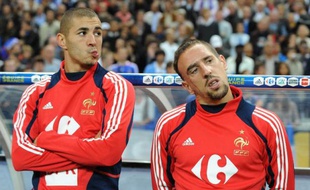 Les footballeurs français Franck Ribéry et Karim Benzema, accusés d'avoir eu recours au service d'une prostituée mineure, la désormais célèbre Zahia, sauront le 30 janvier s'ils sont relaxés, comme l'a requis le parquet ou condamnés, a décidé jeudi le tribunal correctionnel de Paris.