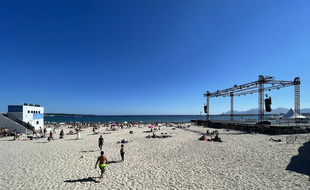 Le Cinéma de la plage côtoie les vacanciers de juillet