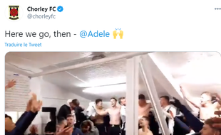 Les joueurs du Chorley FC en plein karaoké