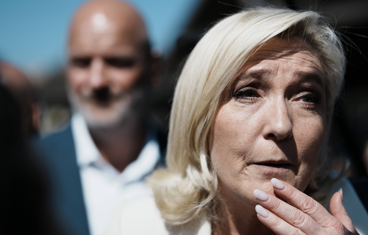 Marine Le Pen sous pression avant le débat face à Emmanuel Macron