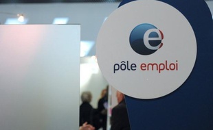 Sur fond de croissance nulle, l'économie française a détruit 66.800 emplois dans le secteur marchand en 2012, dont 65.600 dans l'intérim, une tendance qui devrait se poursuivre au moins jusqu'en juin prochain, selon l'Insee.