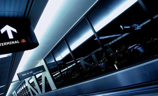 Image d'un terminal, première clé pour déchiffrer «Enigma 2: Airport Riddle», l'enquête lancée par le site ACFPoker.fr.