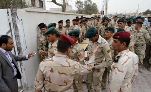 Une nouvelle vague d'attentats a fait au moins 24 morts et 212 blessés lundi matin à travers l'Irak, à quelques jours des élections provinciales du 20 avril.