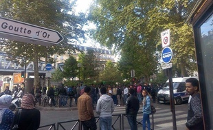 Une centaine de migrants, qui se trouvaient square Jessaint à Paris (18e) ontété évacués, ce 4 septembre 2015.