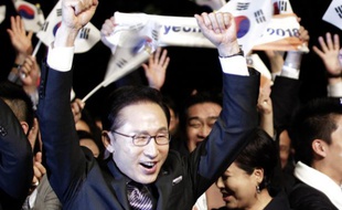 Les membres de la délégation de Pyeongchang 2018, lors de l'attribution des Jeux, le 6 juillet 2011 à Durban en Afrique du sud.