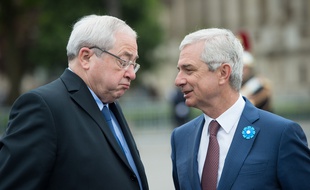 Le président PS sortant de la région Ile-de-France, Jean-Paul Huchon, a accepté de se retirer au profit de Claude Bartolone.
