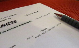 Feuille administrative de demande de passeport du ministère de l'Intérieur (illustration)