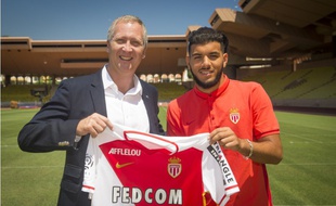 Farès Bahlouli, ce mardi aux côtés de Vadim Vasilyev, vice-président directeur général de l'AS Monaco.