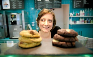 Laura Petit se dit « dresseuse de cookies ». Ils n'ont qu'à bien se tenir.