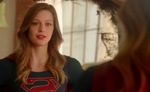 Melissa Benoist en Supergirl.