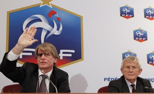 Patrick Braouezec et Laurent Davenas, le 10 mai 2011, au siège de la FFF à Paris.