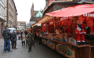 Strasbourg le 2 décembre 2015. Marché de Noël illustration