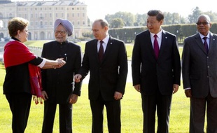 Les Brics se sont présentés jeudi comme les porte-parole des économies émergentes au G20 pour demander aux pays riches d'assumer leurs responsabilités dans la tempête financière qu'elles traversent.