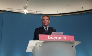 François Bayrou le 3 mai 2012, dans son QG parisien.