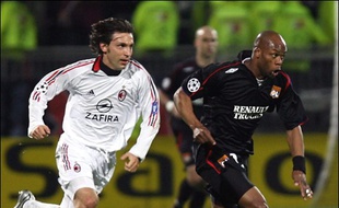 Lyon, tenu en échec à Gerland (0-0) malgré une belle domination, devra réussir un véritable exploit à San Siro pour continuer son parcours et poursuivre le rêve de son président Jean-Michel Aulas: être présent en finale, le 17 mai au Stade de France.