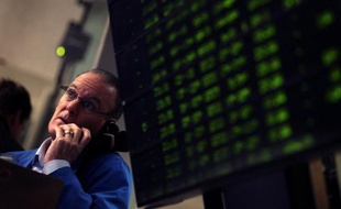 Les risques d'une nouvelle récession ont "augmenté" aux Etats-Unis, notamment en raison d'un tassement de l'activité économique du pays et d'une "possible contagion" de la crise de la zone euro, mais restent modérés, selon un rapport publié mardi par Standard and Poor's.