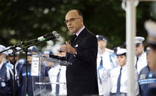 Le ministre de l'Intérieur Bernard Cazeneuve le 20 mai 2015 à Villiers-sur-Marne, dans le Val-de-Marne