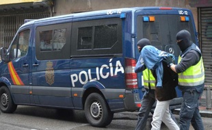 La police espagnole interpelle un jihadiste à Madrid le 3 novembre 2015