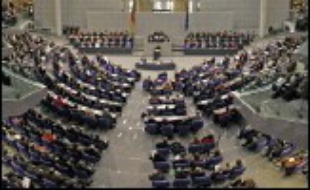 Au terme d'une dernière négociation-marathon entre les dirigeants des trois partis de gouvernement --sociaux-démocrates du SPD, chrétiens-démocrates de la CDU et chrétiens-sociaux de la CSU bavaroise --, la chancelière a annoncé dans la nuit que les derniers points de contentieux avaient été aplanis.