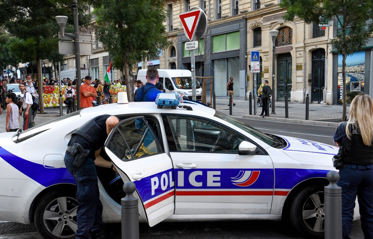 Marseille Faits Divers Faits divers : quatre hommes se rendent à la police après un meurtre à  Marseille