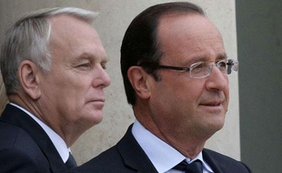 Le Prmier ministre Jean-Marc Ayrault en compagnie du président de la République François Hollande, le 10 octobre 2012