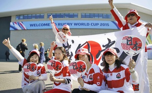 Des supporters japonais à Brighton avant le match contre l'Afrique du Sud, le 19 septembre 2015.