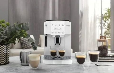 Fini les dosettes hors de prix : passez au vrai café moulu avec cette Delonghi à prix canon