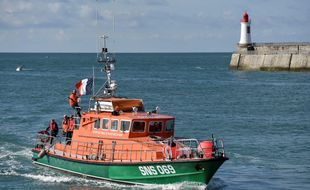 Un bateau de la SNSM aux Sables-d'Olonne, le 10 juin 2019, trois jours après le décès de trois sauveteurs.