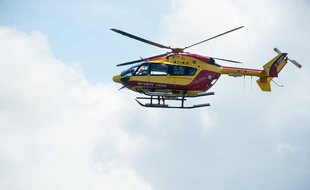 Un hélicoptère de la Sécurité civile « Dragon » utilisé par les sapeurs-pompiers en sauvetage
