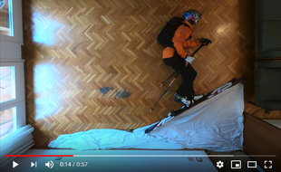 Pendant son confinement en Espagne, le skieur Philipp Klein Herrero a grimpé puis dévalé une montagne... de draps !