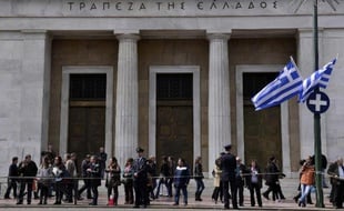 Le siège de la banque nationale grecque le 24 mars 2015 à Athènes