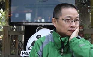 Zhang Zhihe, directeur de la base des pandas de Chengdu, en Chine, le 17 novembre 2012.