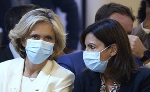 Valérie Pécresse (à gauche) est la candidate du parti Les Républicains, tandis qu'Anne Hidalgo est celle du Parti socialiste.