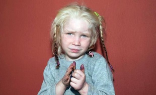 La Bulgarie souhaite un retour de la petite Maria, fille blonde d'un couple Rom bulgare découverte le 16 octobre dans un campement Rom du centre de la Grèce, a annoncé mardi le gouvernement bulgare.