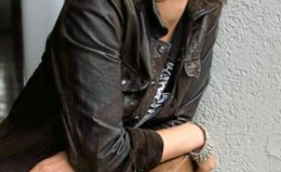 Amaelle Guiton, unique femmeaux manettes d'une matinale radio.
