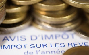 Les hausses d'impôts annoncées par François Hollande aux ménages pour l'an prochain toucheront en priorité les plus riches, mais peu de foyers imposables y échapperont, selon les spécialistes.