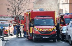 Le frein à main lâche, une voiture tue un bébé de 20 jours