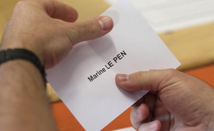 Un bulletin de vote Marine Le Pen.