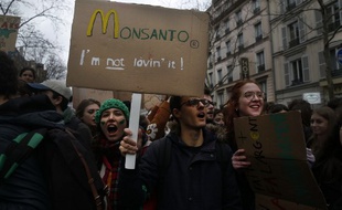 Bayer a présenté dimanche ses excuses après les révélations sur le fichage de personnalités par Monsanto.