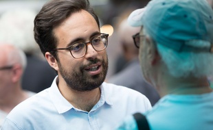 Mounir Mahjoubi, secrétaire d'Etat chargé du numérique, candidat LREM à Paris, le 28 mai 2017 à Paris