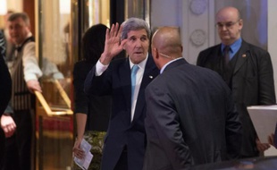 Le secrétaire d'Etat américain John Kerry à son arrivée à l'hôtel Bristol, à Vienne, le 13 novembre 2015 avant une réunion sur le conflit en Syrie
