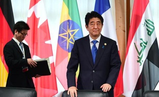 Le Premier ministre japonais, Shinzo Abe, le 8 juin 2015 au château d'Elmau, en Allemagne