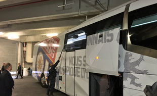 Le bus de l'OL, arrivé au Vélodrome