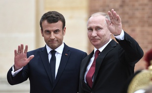 Emmanuel Macron et Vladimir Poutine, le 24 mai 2018, à Saint-Pétersbourg, en Russie.